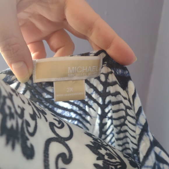 Michael Kors Lightweight Top - Picture 7 of 9